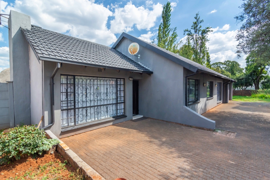 3 Bedroom Property for Sale in Fleurhof Gauteng