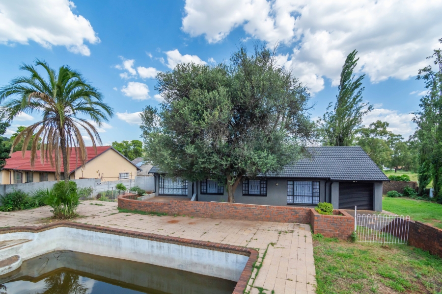 3 Bedroom Property for Sale in Fleurhof Gauteng