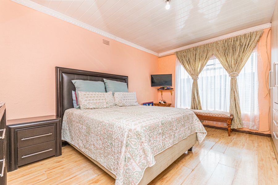 4 Bedroom Property for Sale in Dobsonville Ext 2 Gauteng