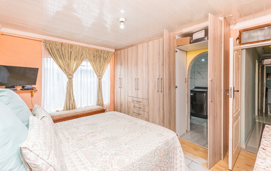 4 Bedroom Property for Sale in Dobsonville Ext 2 Gauteng