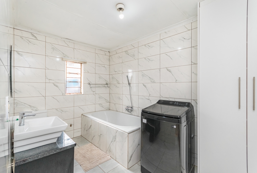 4 Bedroom Property for Sale in Dobsonville Ext 2 Gauteng