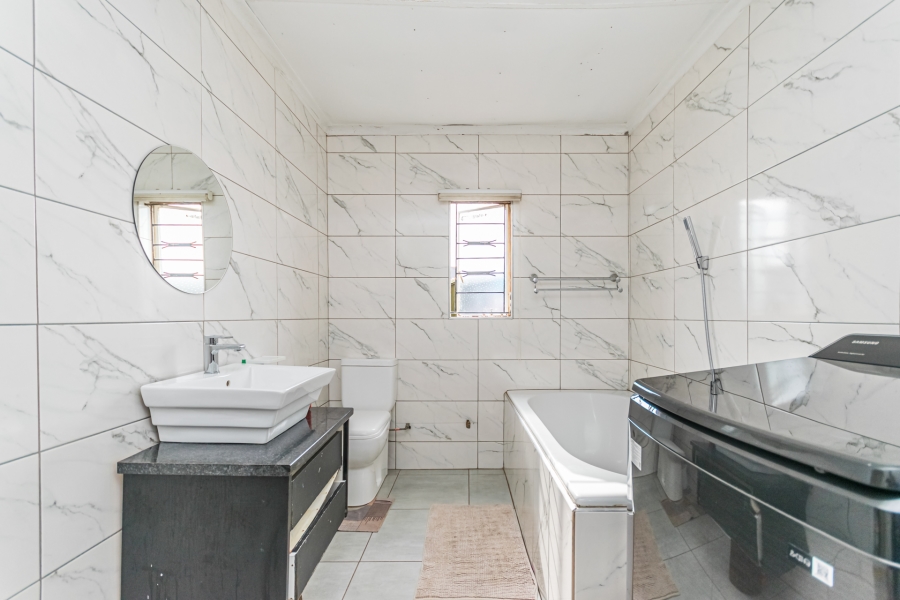 4 Bedroom Property for Sale in Dobsonville Ext 2 Gauteng