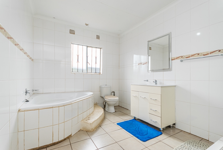 4 Bedroom Property for Sale in Dobsonville Ext 2 Gauteng