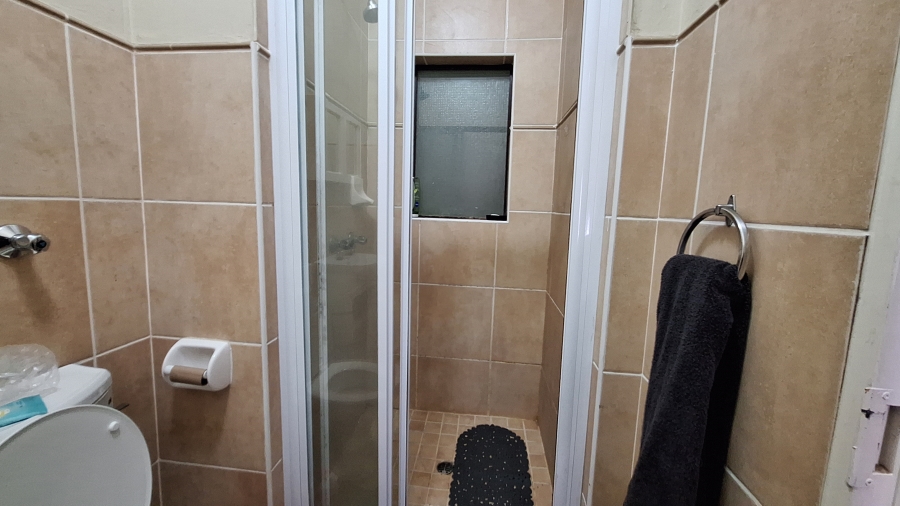 1 Bedroom Property for Sale in Hillcrest Gauteng