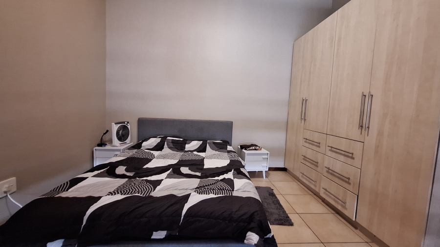 1 Bedroom Property for Sale in Hillcrest Gauteng