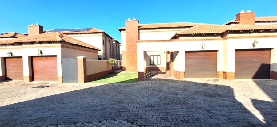 3 Bedroom Property for Sale in Olympus AH Gauteng