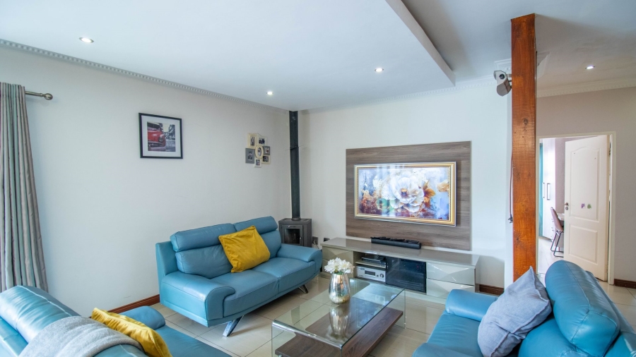 4 Bedroom Property for Sale in Blue Hills Gauteng