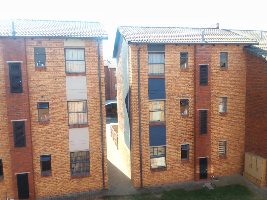 To Let 2 Bedroom Property for Rent in Kibler Park Gauteng