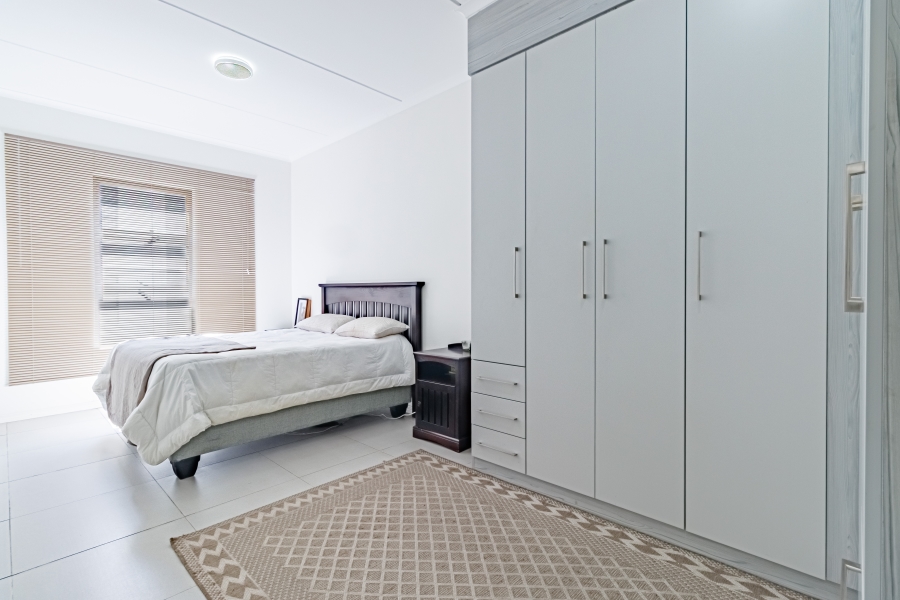 2 Bedroom Property for Sale in Erand Gardens Gauteng