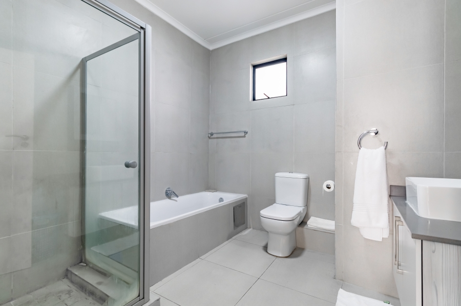 2 Bedroom Property for Sale in Erand Gardens Gauteng