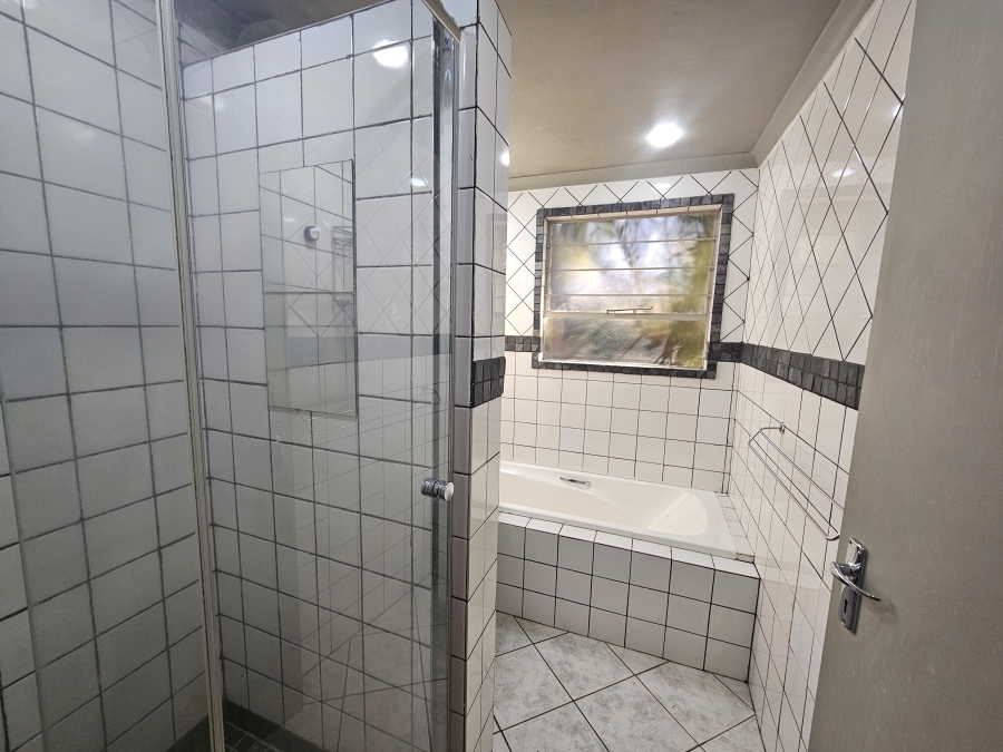 3 Bedroom Property for Sale in Rembrandt Park Gauteng