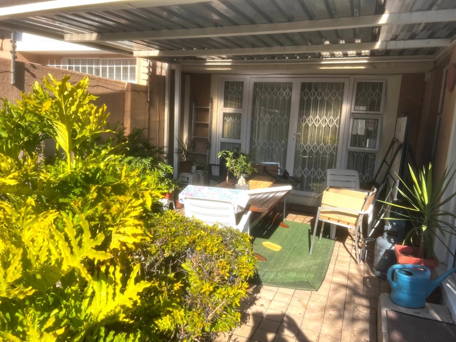 2 Bedroom Property for Sale in Woodmead Gauteng