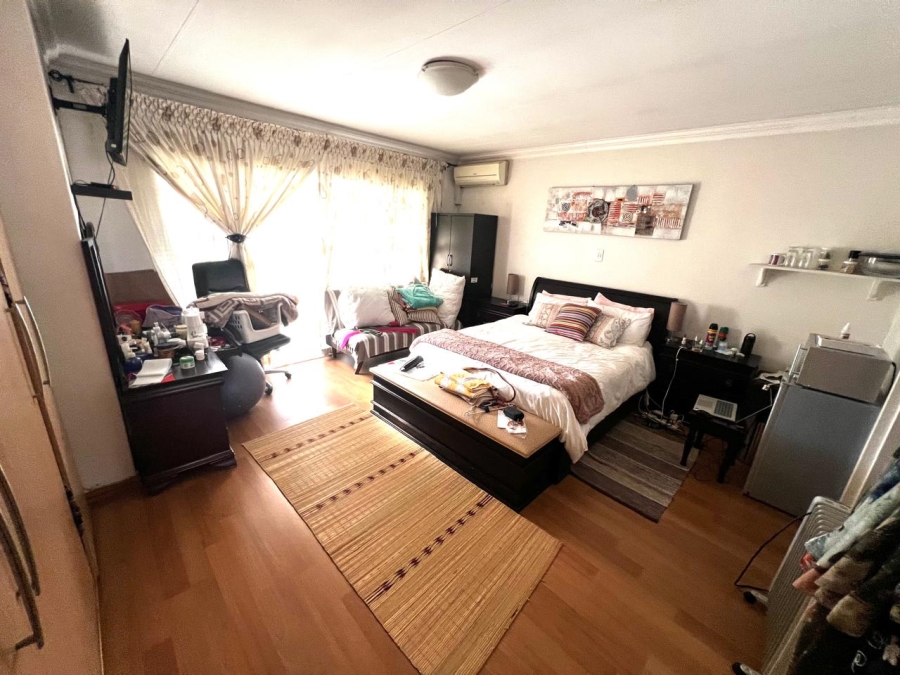 2 Bedroom Property for Sale in Woodmead Gauteng