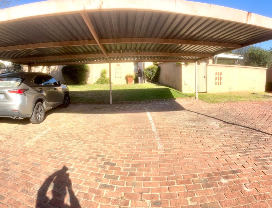 2 Bedroom Property for Sale in Woodmead Gauteng