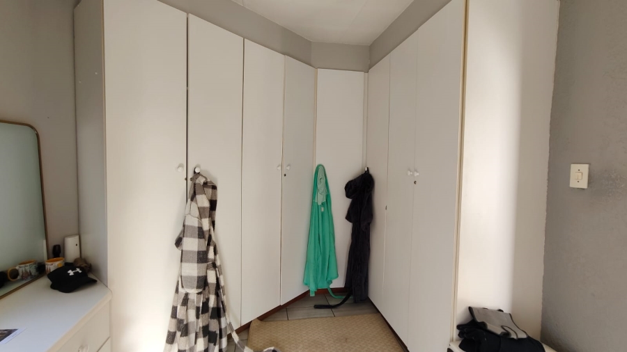 3 Bedroom Property for Sale in Strubenvale Gauteng