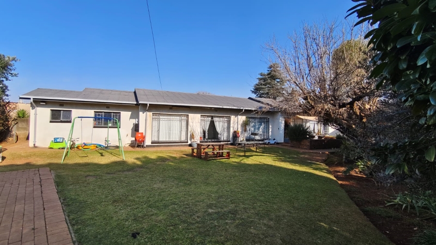 3 Bedroom Property for Sale in Strubenvale Gauteng