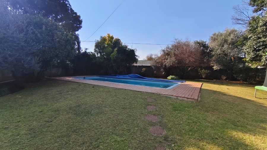 3 Bedroom Property for Sale in Strubenvale Gauteng