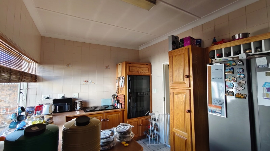 3 Bedroom Property for Sale in Strubenvale Gauteng