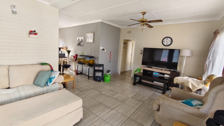 3 Bedroom Property for Sale in Strubenvale Gauteng