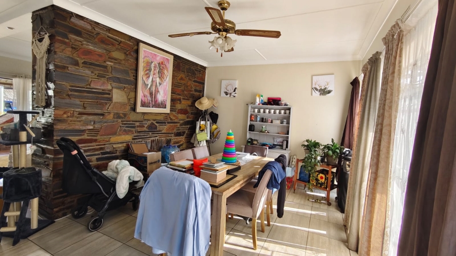 3 Bedroom Property for Sale in Strubenvale Gauteng