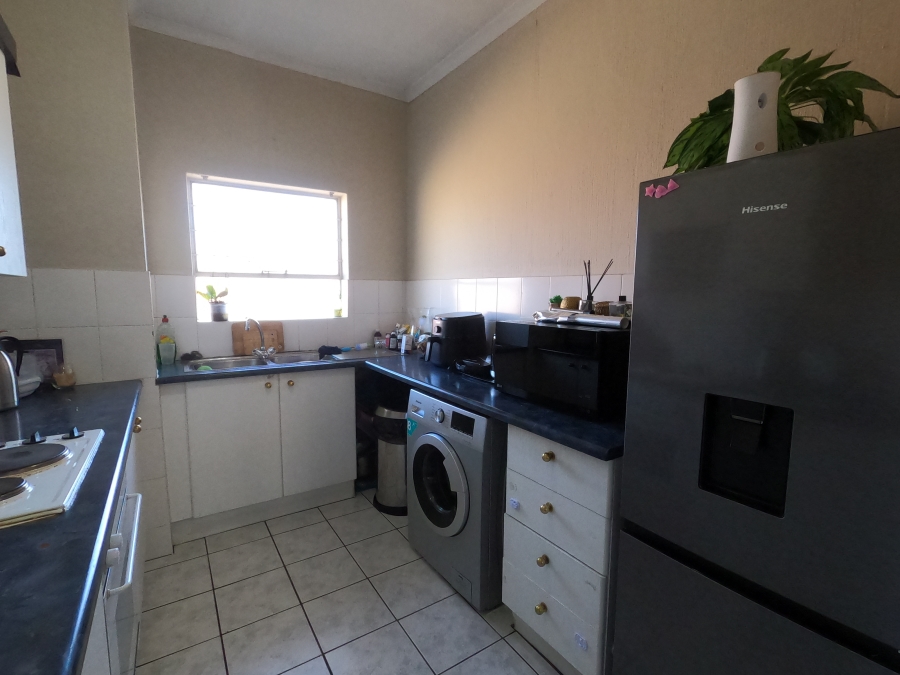 2 Bedroom Property for Sale in Vorna Valley Gauteng
