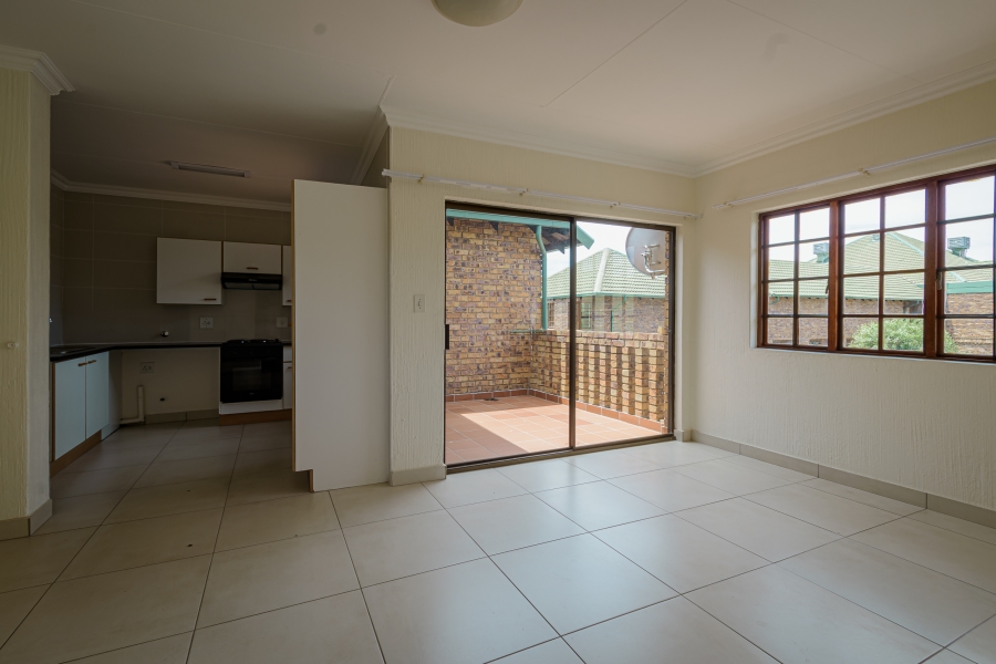 1 Bedroom Property for Sale in Die Wilgers Gauteng