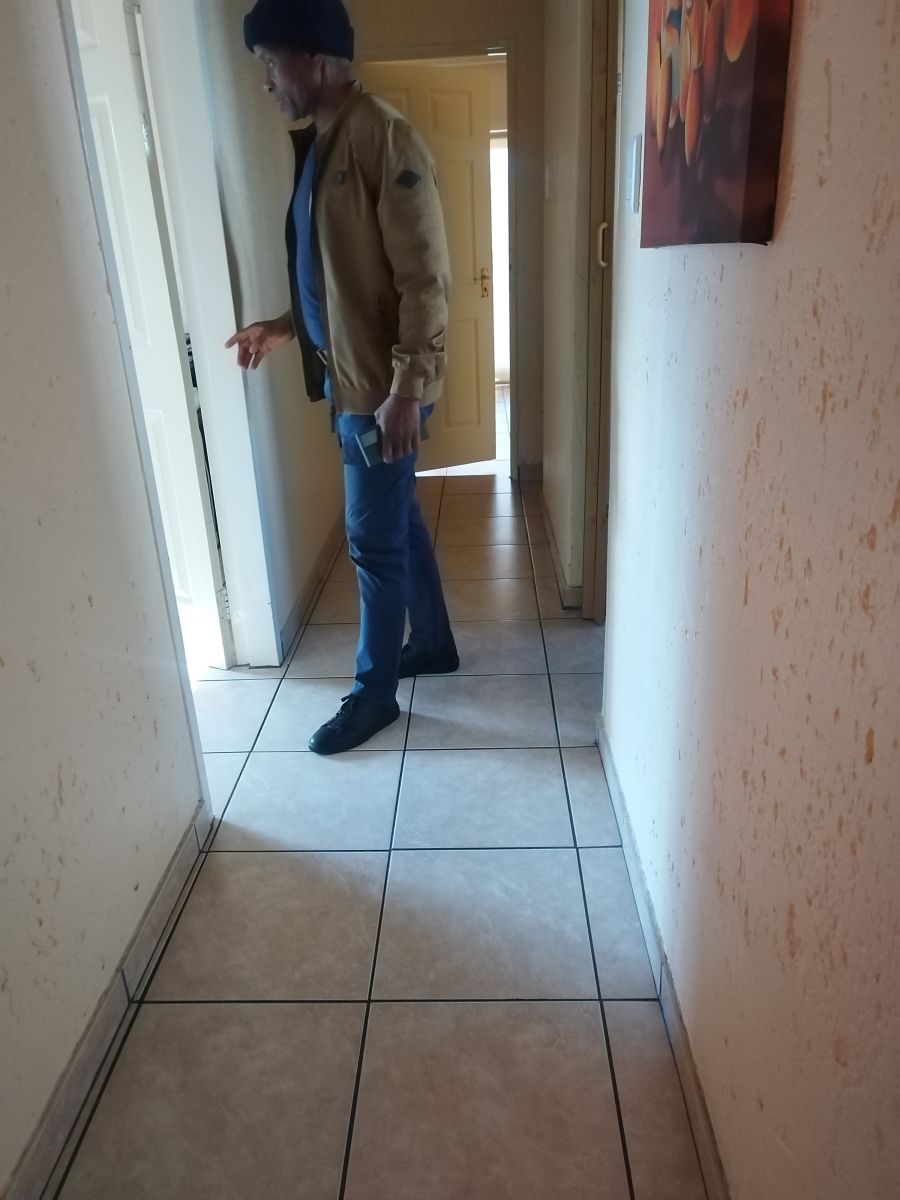 To Let 6 Bedroom Property for Rent in Mondeor Gauteng