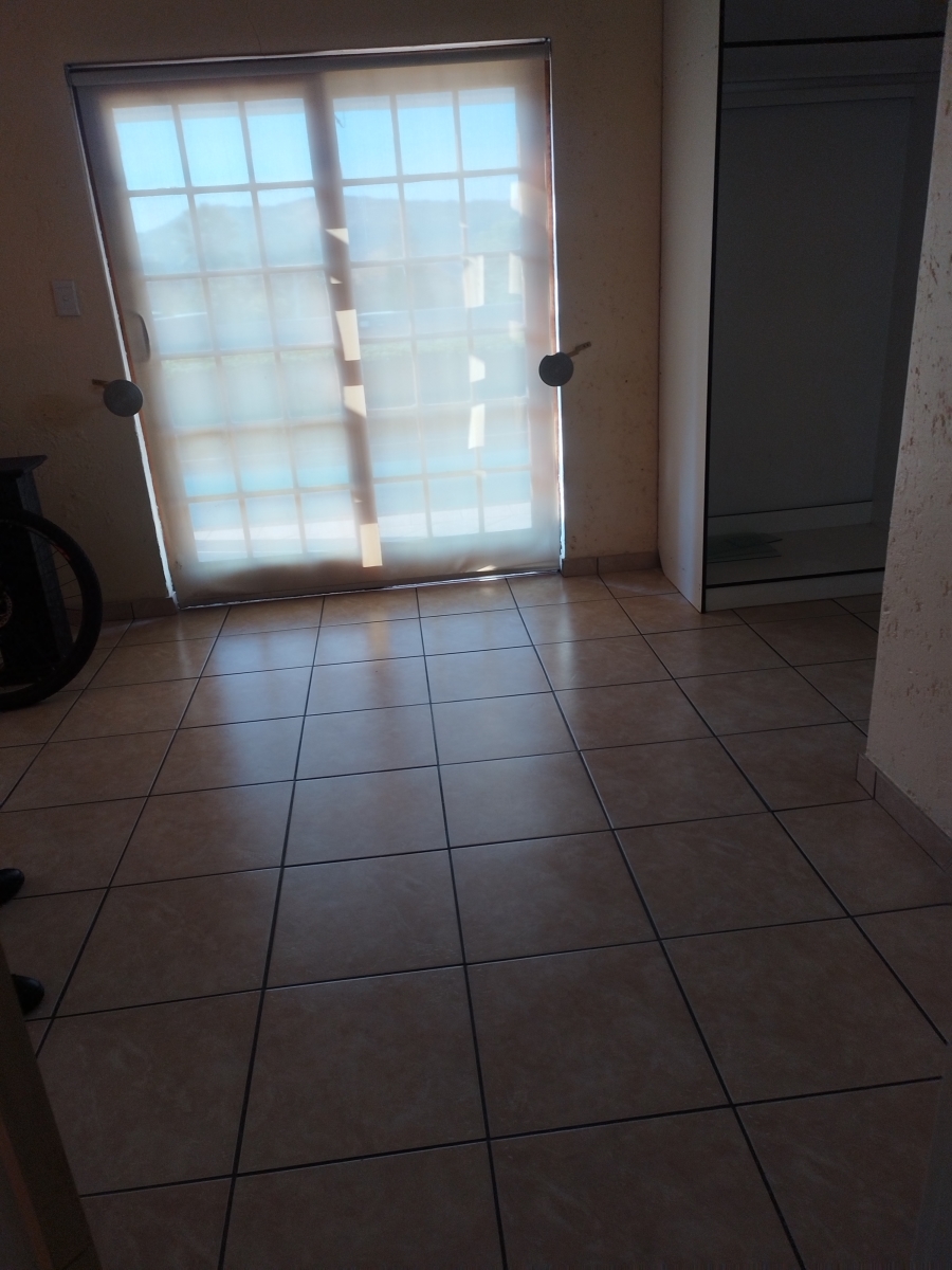 To Let 6 Bedroom Property for Rent in Mondeor Gauteng