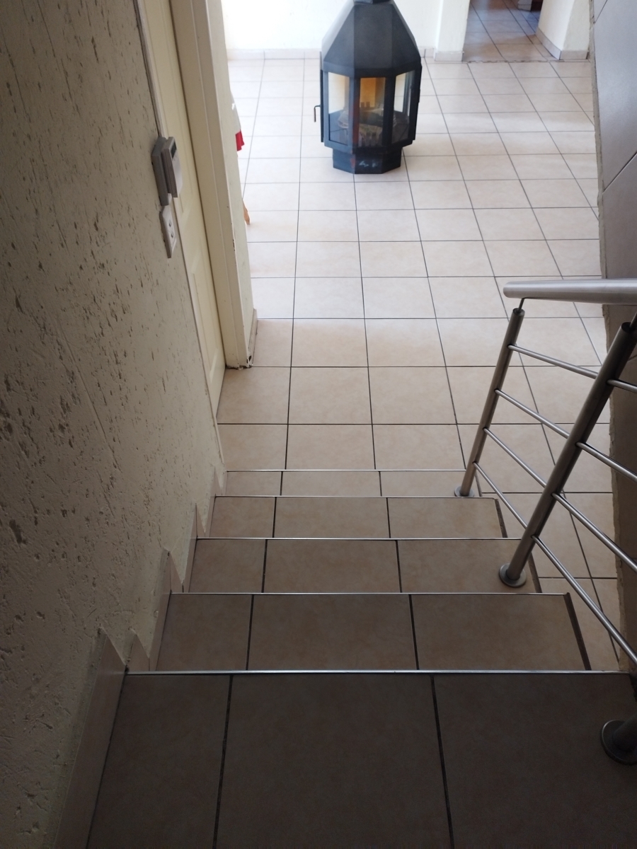 To Let 6 Bedroom Property for Rent in Mondeor Gauteng