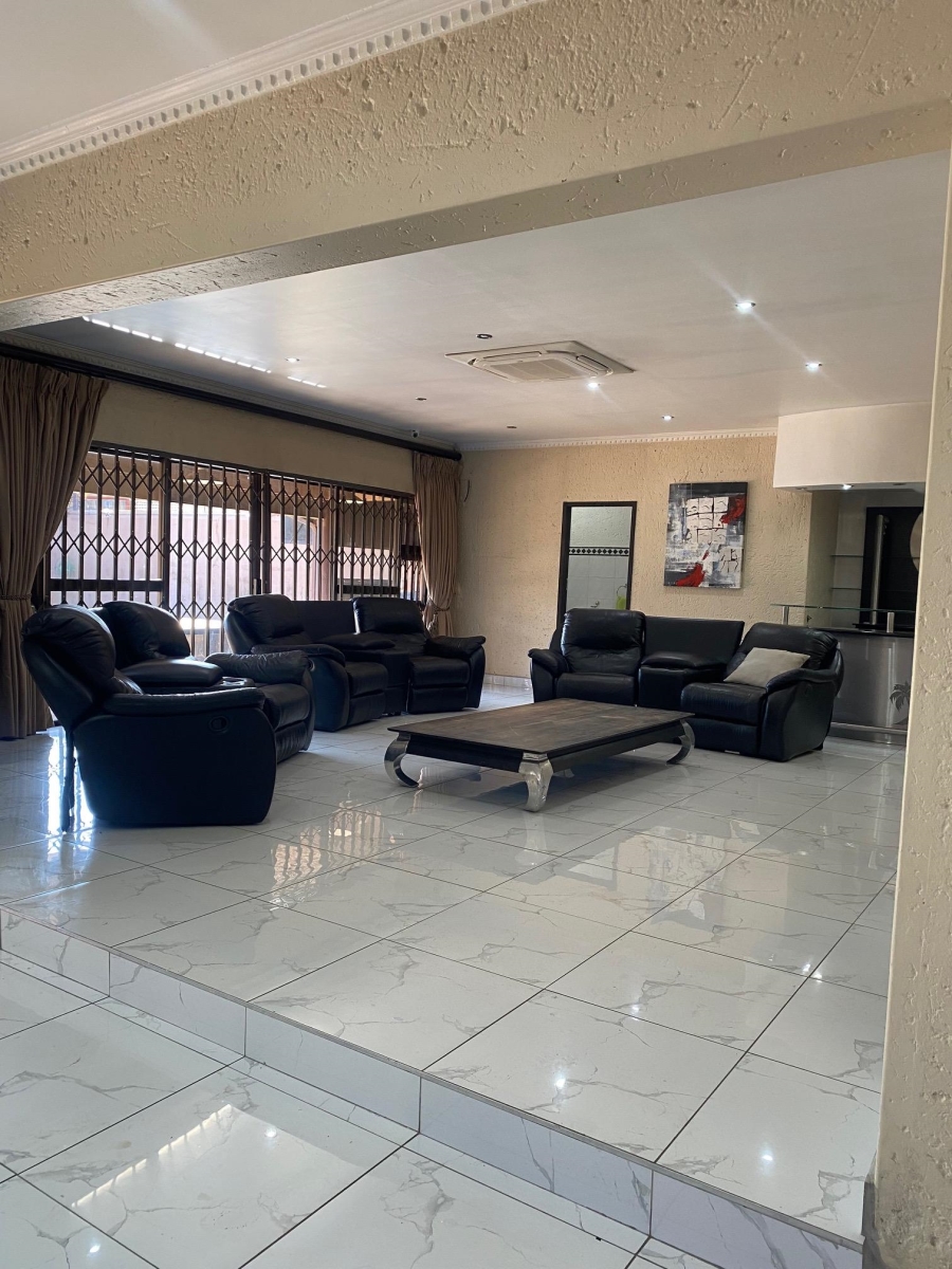 5 Bedroom Property for Sale in Eveleigh Gauteng