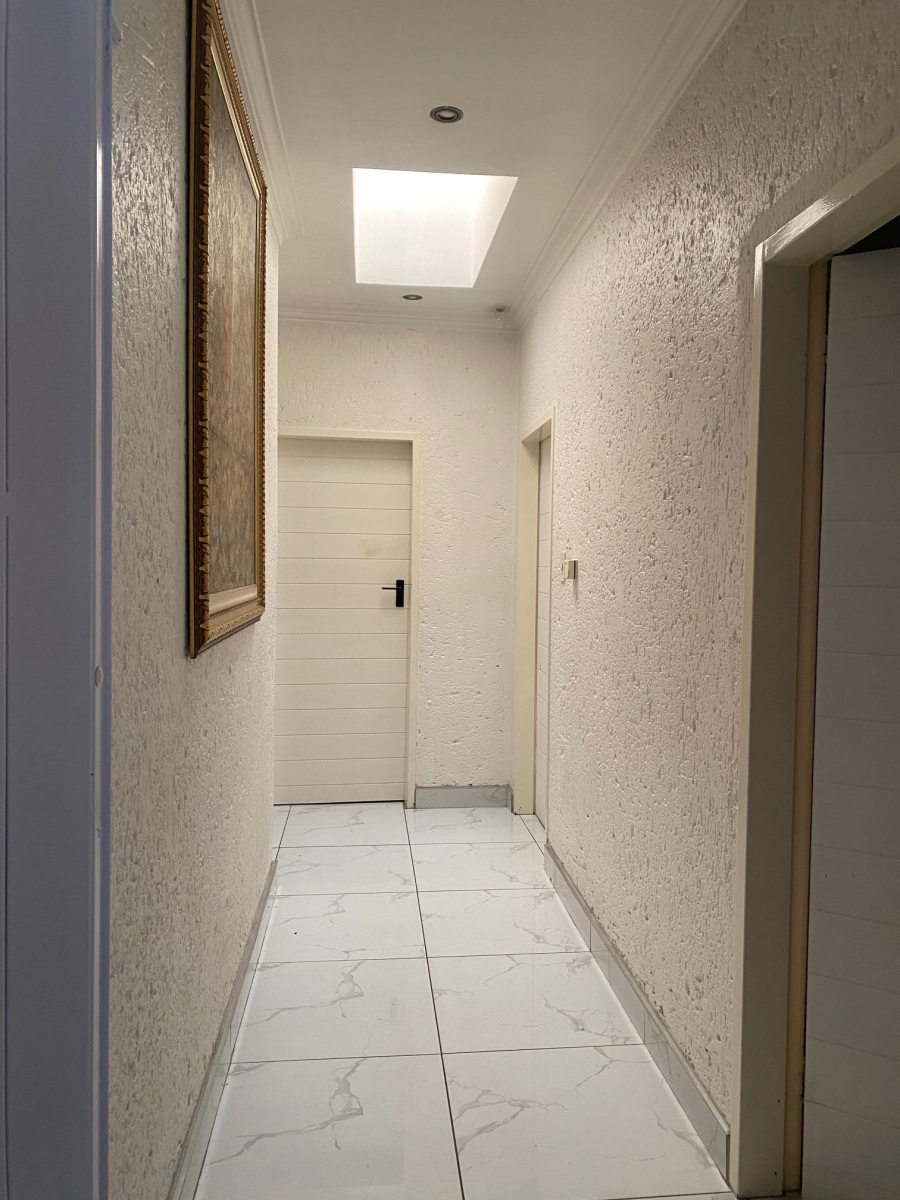 5 Bedroom Property for Sale in Eveleigh Gauteng