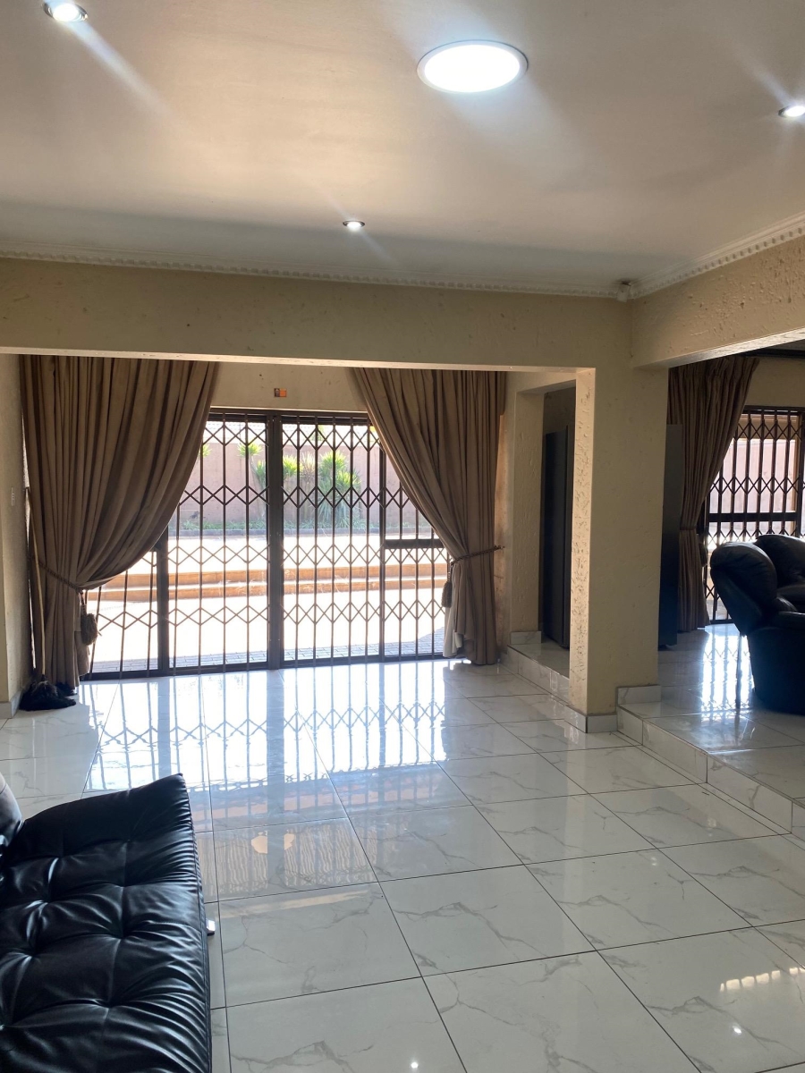 5 Bedroom Property for Sale in Eveleigh Gauteng