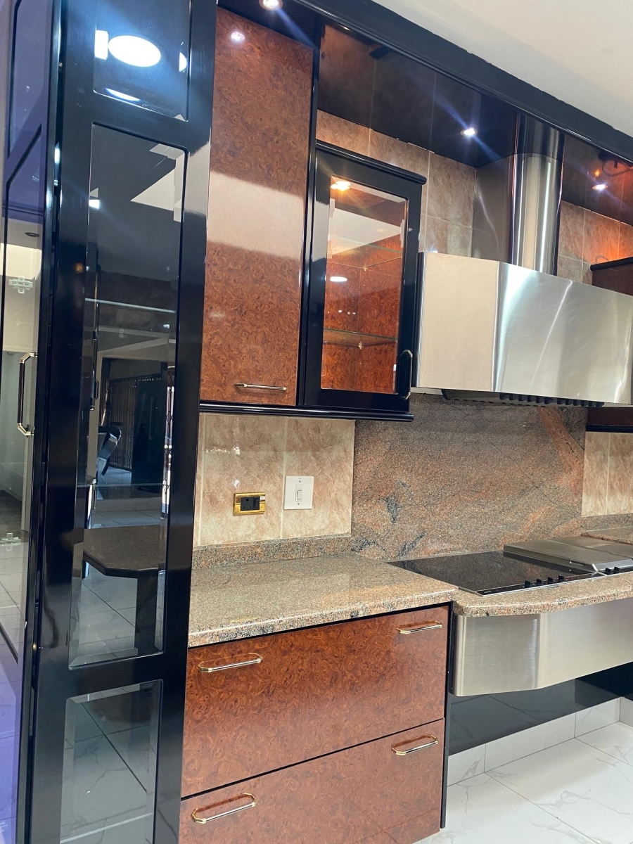 5 Bedroom Property for Sale in Eveleigh Gauteng