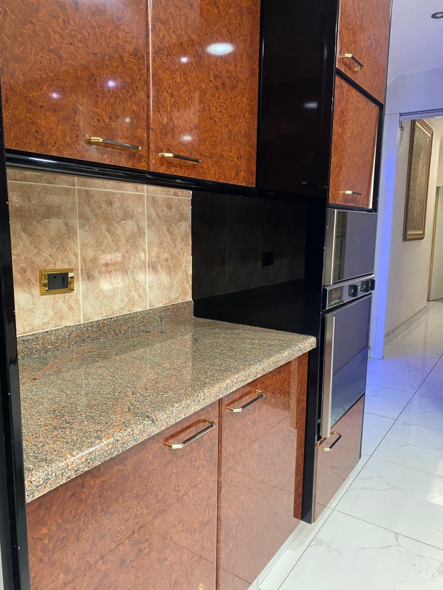 5 Bedroom Property for Sale in Eveleigh Gauteng