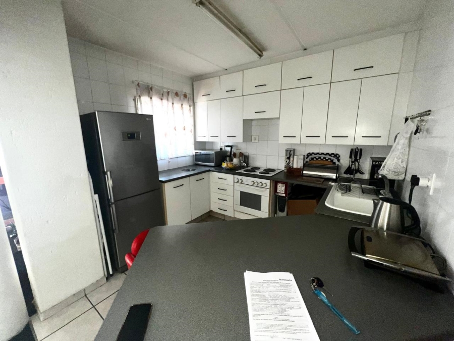 1 Bedroom Property for Sale in Morningside Gauteng