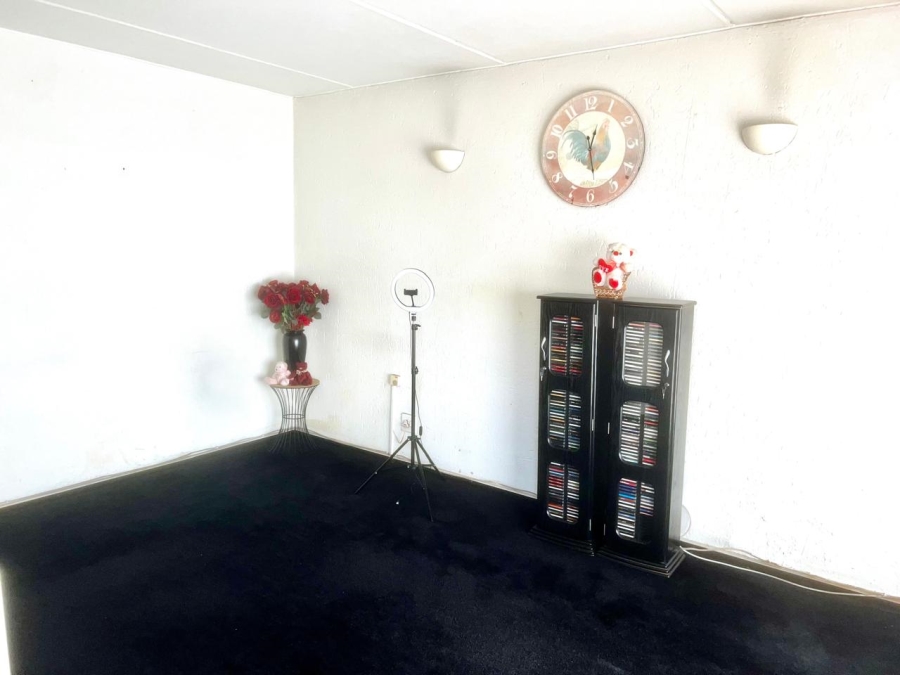 1 Bedroom Property for Sale in Morningside Gauteng