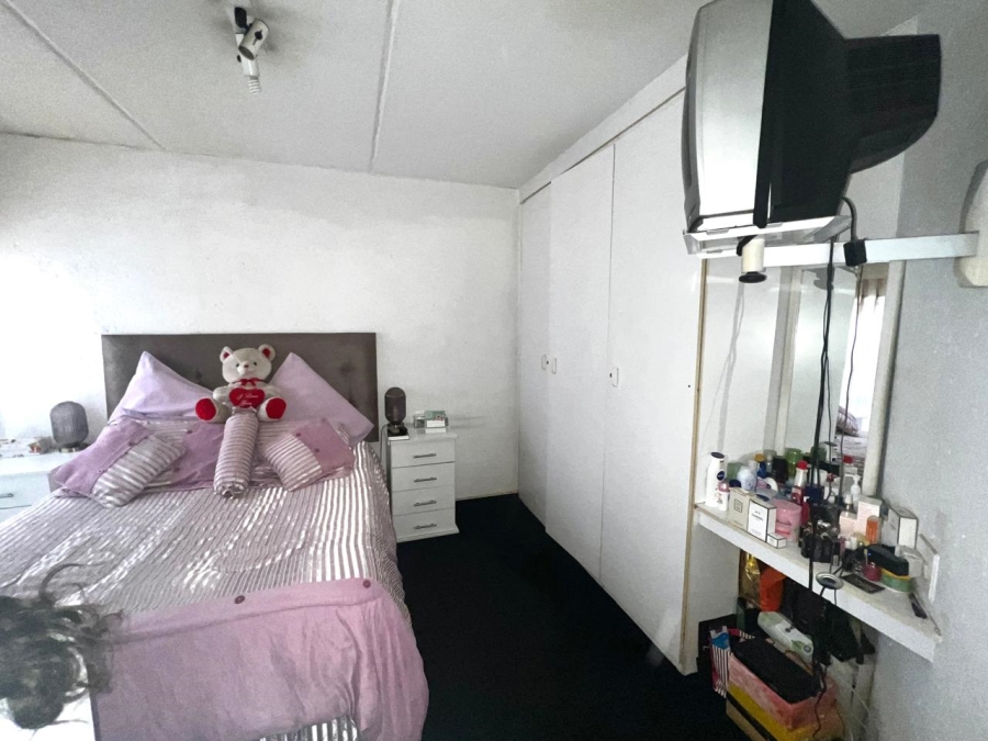 1 Bedroom Property for Sale in Morningside Gauteng