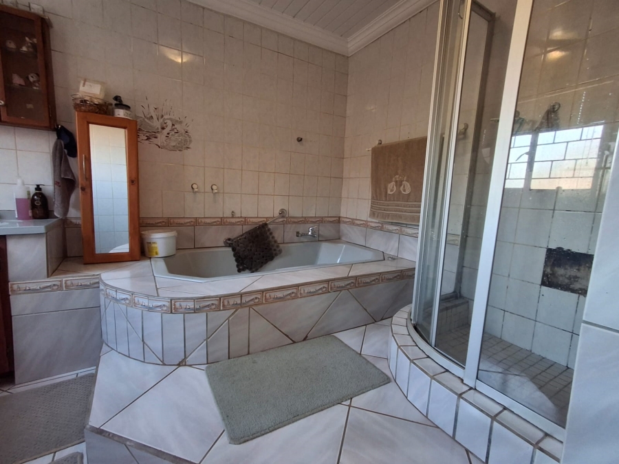 4 Bedroom Property for Sale in Clarina Gauteng