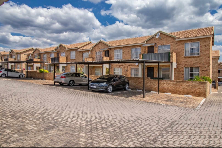 2 Bedroom Property for Sale in Honeydew Gauteng