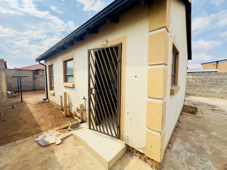 2 Bedroom Property for Sale in Alliance Gauteng