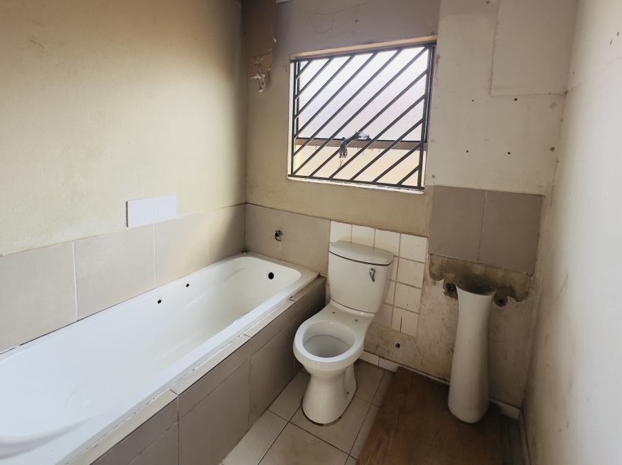 2 Bedroom Property for Sale in Alliance Gauteng