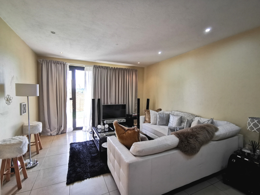 2 Bedroom Property for Sale in Amberfield Gauteng