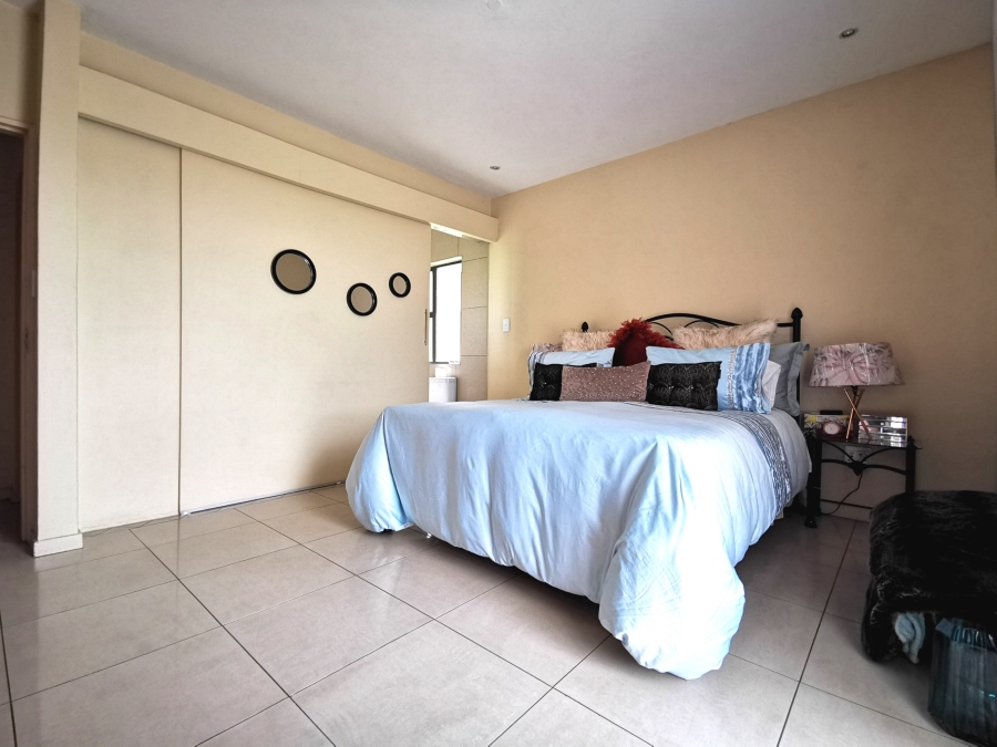 2 Bedroom Property for Sale in Amberfield Gauteng