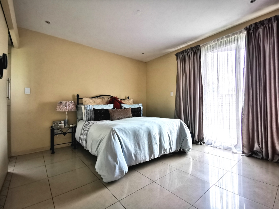 2 Bedroom Property for Sale in Amberfield Gauteng