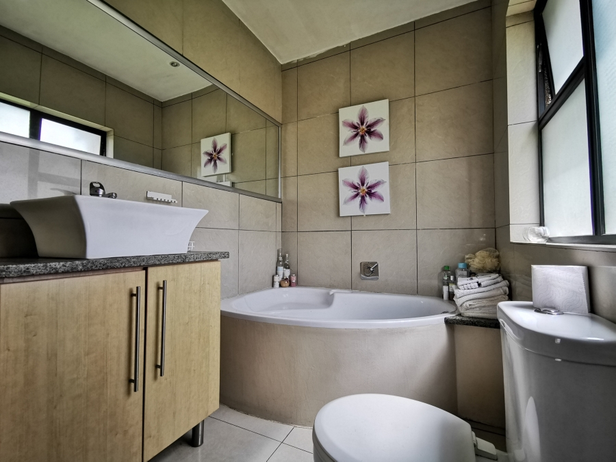 2 Bedroom Property for Sale in Amberfield Gauteng