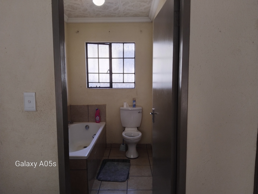 3 Bedroom Property for Sale in Lotus Gardens Gauteng