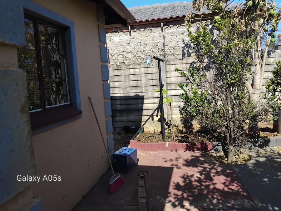 3 Bedroom Property for Sale in Lotus Gardens Gauteng