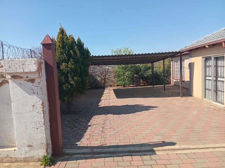 3 Bedroom Property for Sale in Lotus Gardens Gauteng