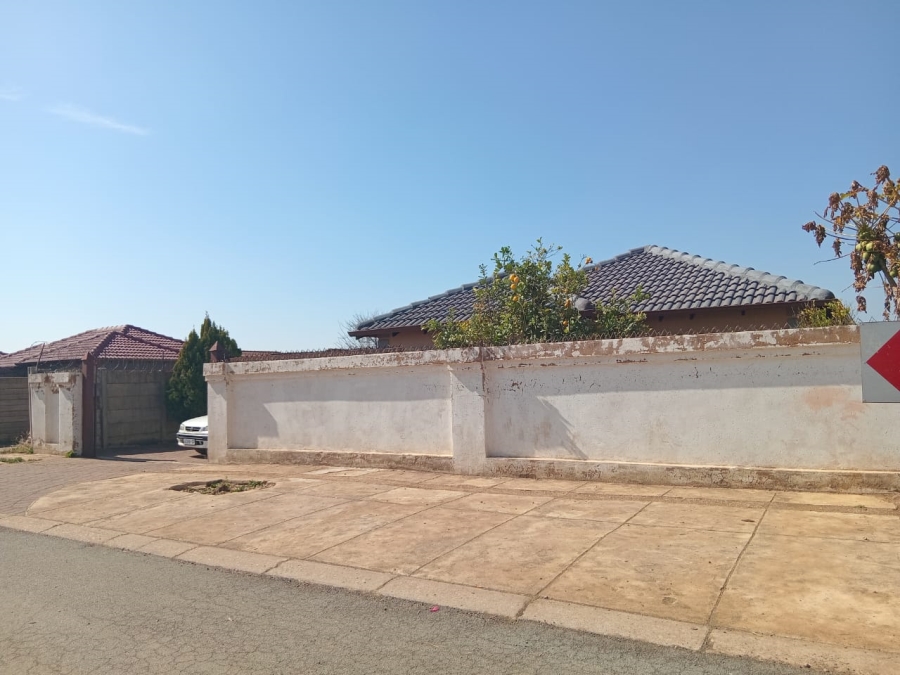 3 Bedroom Property for Sale in Lotus Gardens Gauteng