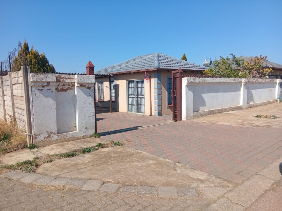3 Bedroom Property for Sale in Lotus Gardens Gauteng